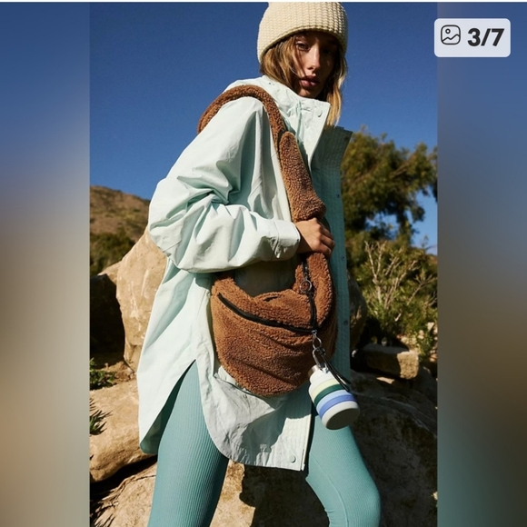 Free People Handbags - NWT FP Movement Overachiever Sherpa Sling Bag